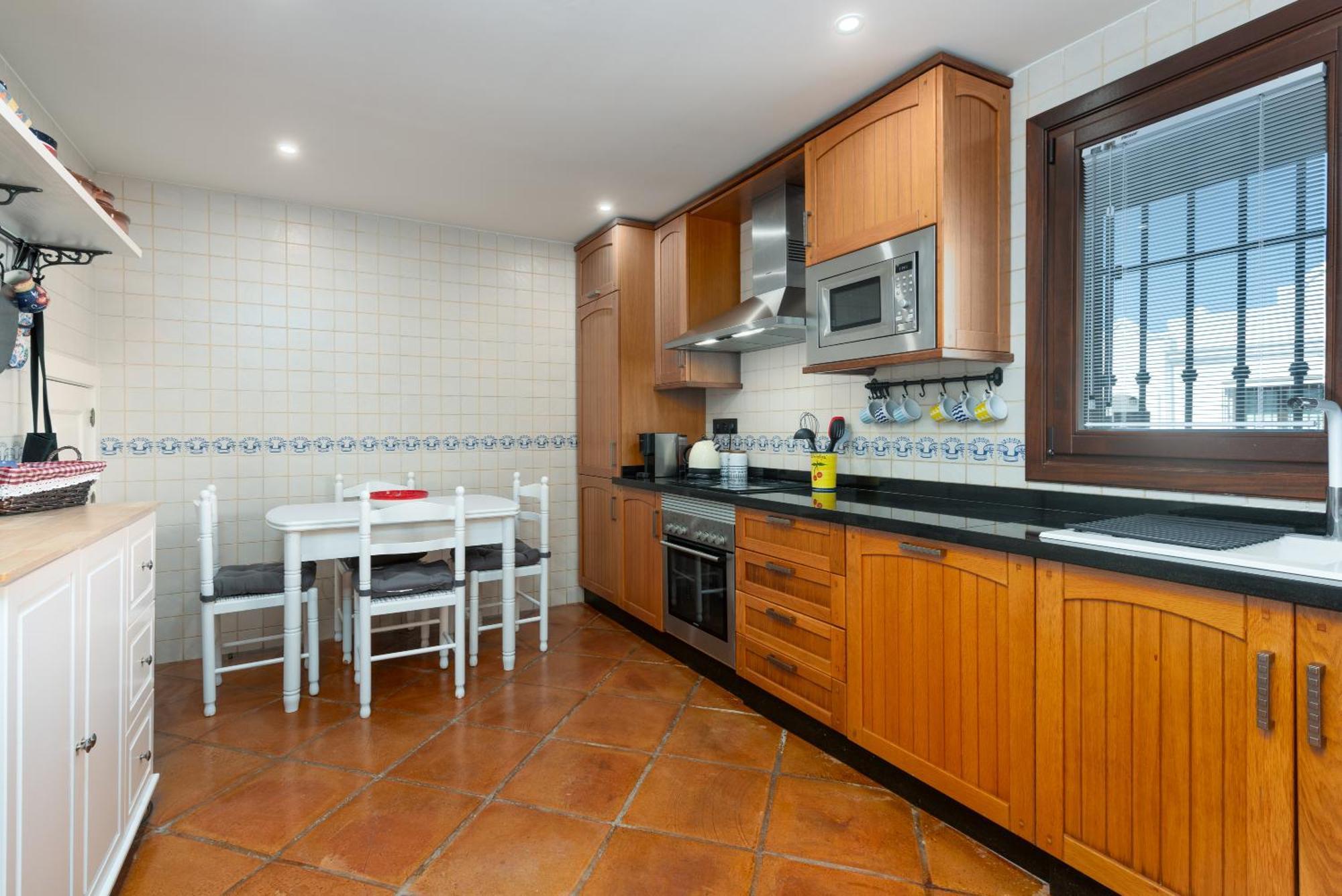 Stylish 3 Bed House 2 Bathrooms, With Patio, Roof Terrace And Communal Pool 5 Minutes Away From The Beautiful Spanish White Village Of Casares Pueblo And Only 20 Mins From The Sea Ngoại thất bức ảnh