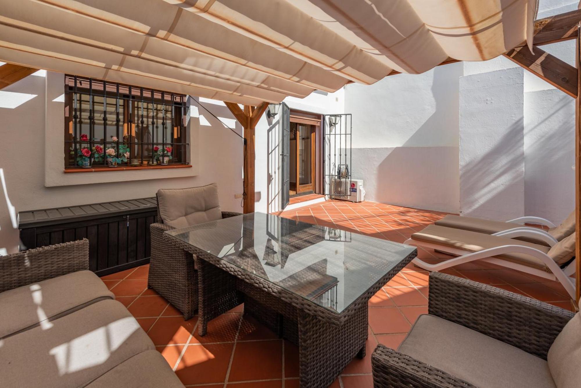Stylish 3 Bed House 2 Bathrooms, With Patio, Roof Terrace And Communal Pool 5 Minutes Away From The Beautiful Spanish White Village Of Casares Pueblo And Only 20 Mins From The Sea Ngoại thất bức ảnh
